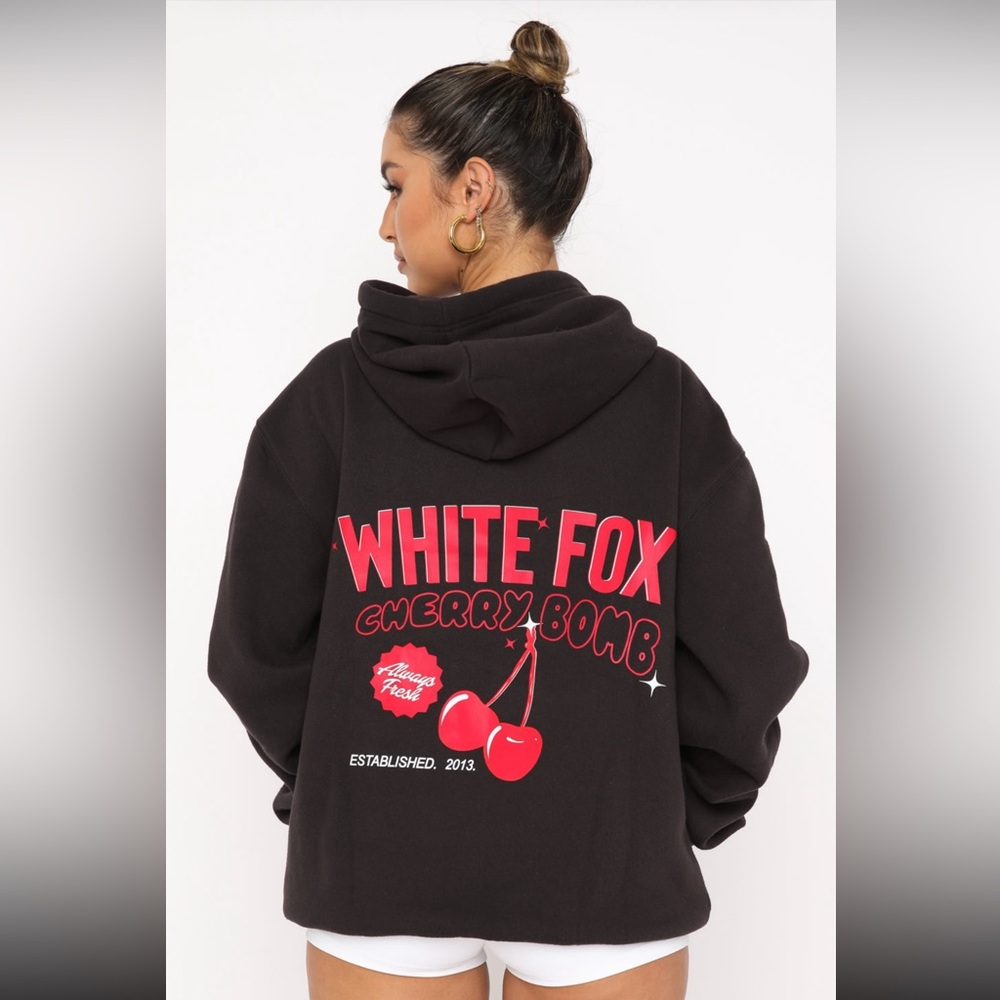 White Fox Boutique - Don’t waste time charcoal hoodie 

Brand New with tags
NWT